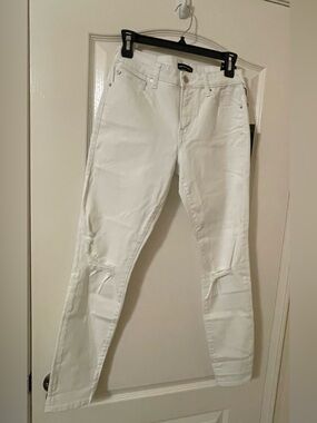 True Religion White Skinny Jeans with Logo Tag